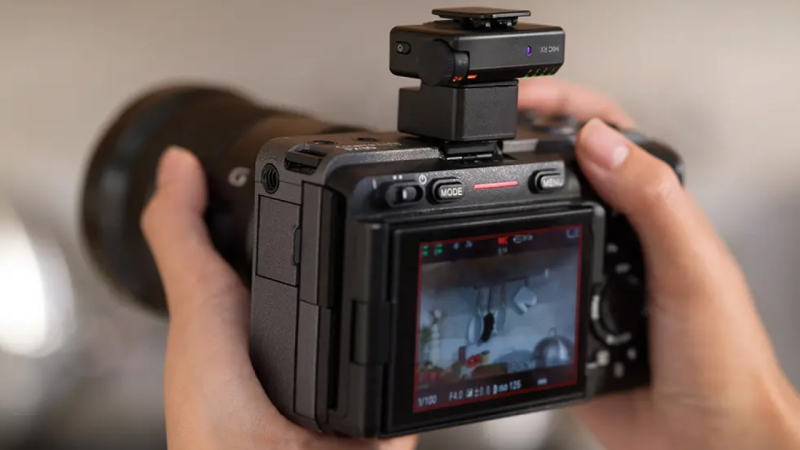 DJI выпустила Mic Mini 2S — беспроводную петличку с 32-битной записью и встроенной в передатчик памятью