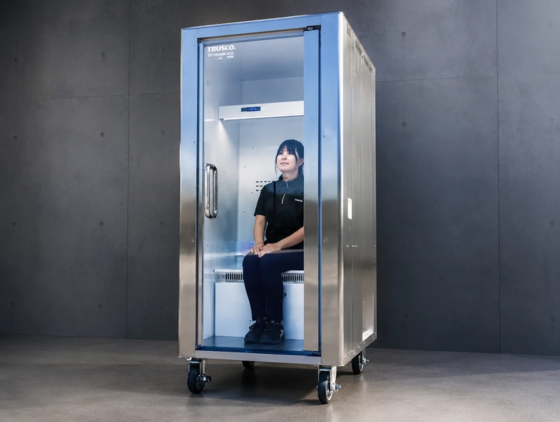 Японская компания SDRS представила кабину для охлаждения людей Do Hiemon Box