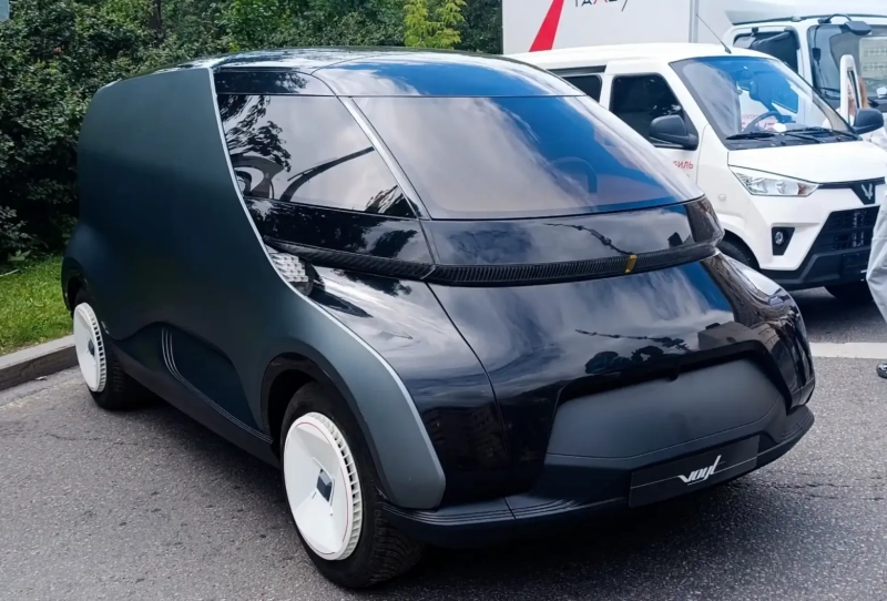 На параде элеткротранспорта представили электрический фургон Voyt LCV от «Росатома»