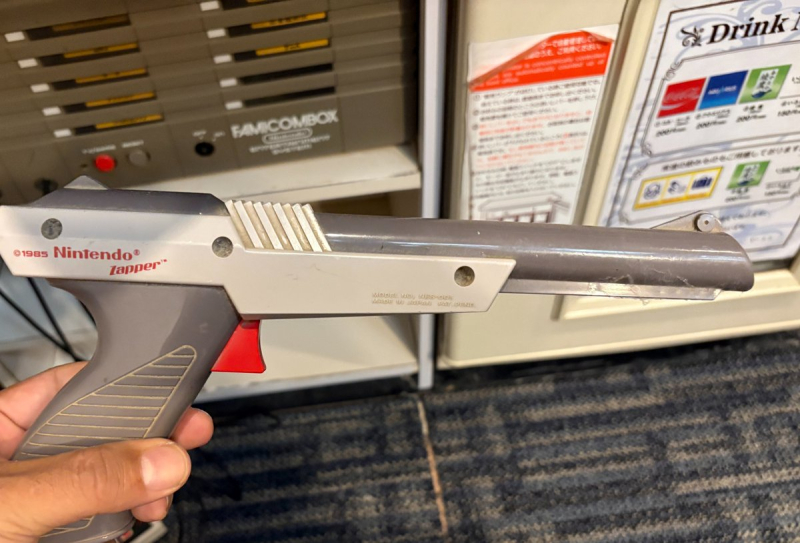 Редкие рабочие консоли Nintendo Famicombox обнаружили в&nbsp;японском отеле для&nbsp;свиданий