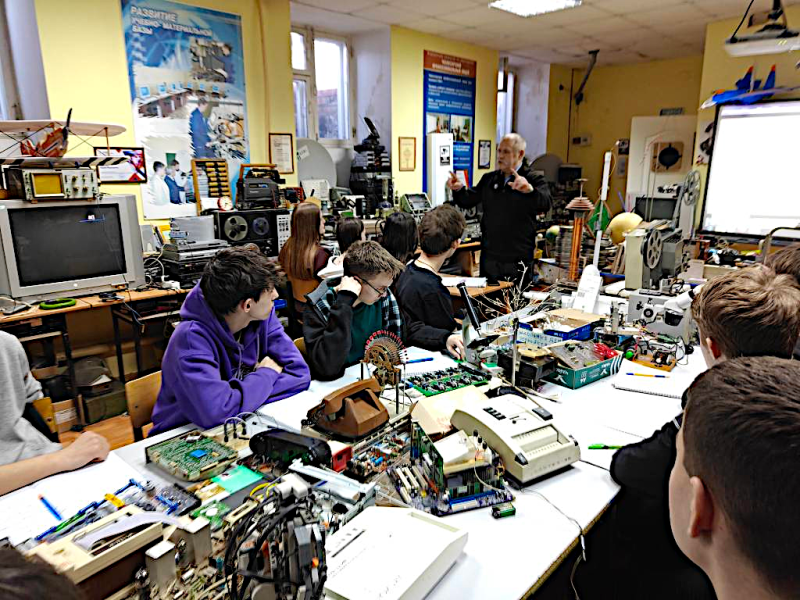 Занятия в музее радиоэлектроники