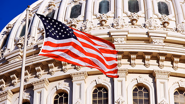 США ввели санкции против более чем 50 лиц и фирм, связанных с Ираном