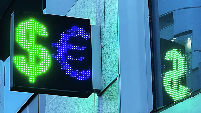 Стоит ли&nbsp;ждать доллар по&nbsp;100 рублей, рассказал экономист