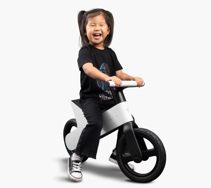 Tesla выпустила беговел Balance Bike для детей