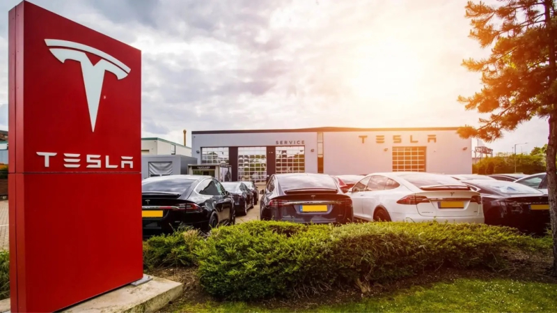 В Tesla ввели лимиты на ИИ: 0 на инженера в неделю