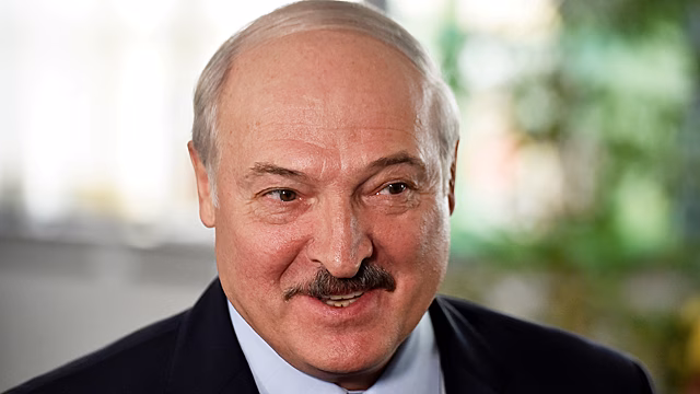 Лукашенко велел стереть грань между деревней и городом в Белоруссии