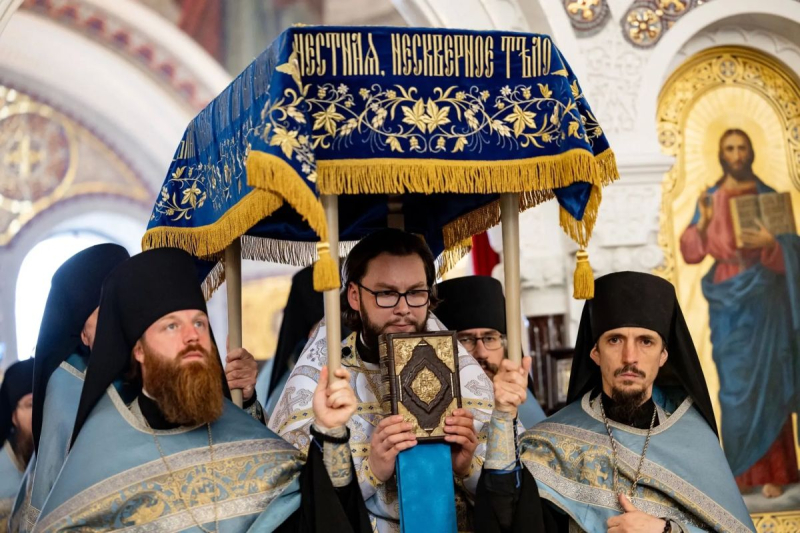 5 сентября в православных храмах совершают богослужения отдания праздника Успения Пресвятой Боговродицы