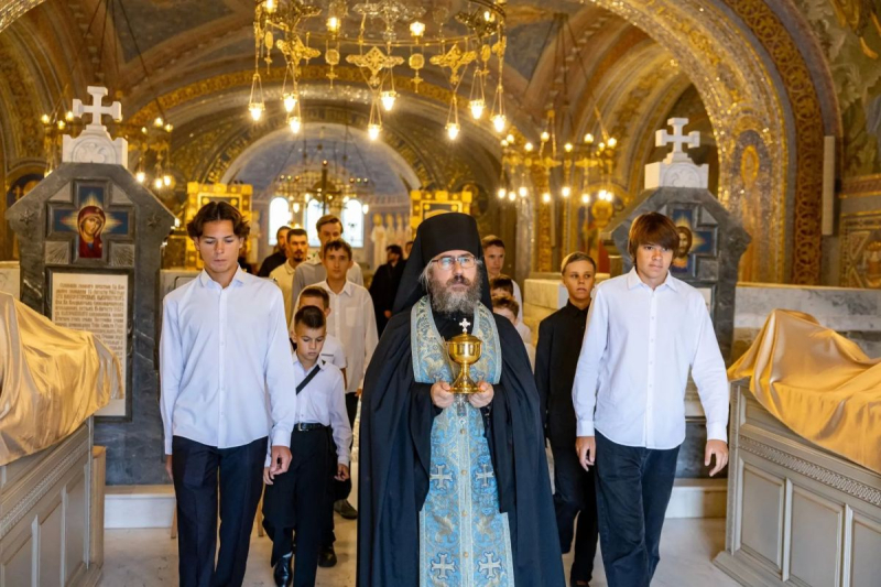 5 сентября в православных храмах совершают богослужения отдания праздника Успения Пресвятой Боговродицы