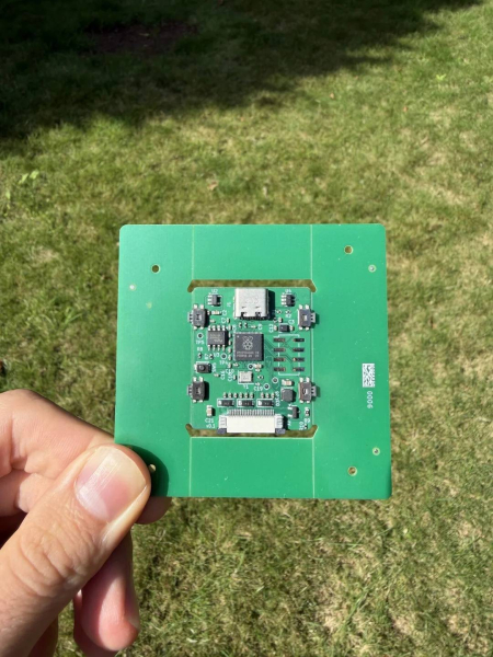 Claude по одному промпту и за несколько переделок создала печатную плату в KiCad с нуля, ПО для MCU тоже написал ИИ