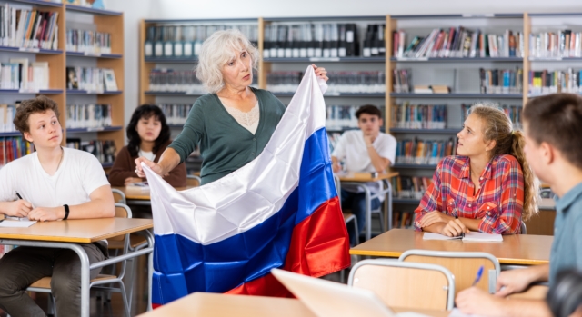 День учителя в России: история праздника, дата и традиции