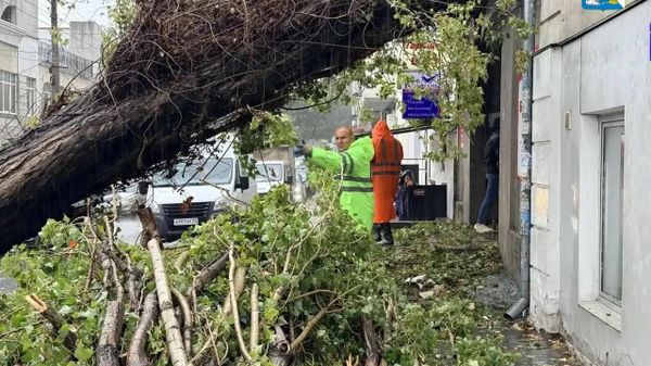 Последствия шторма в Севастополе