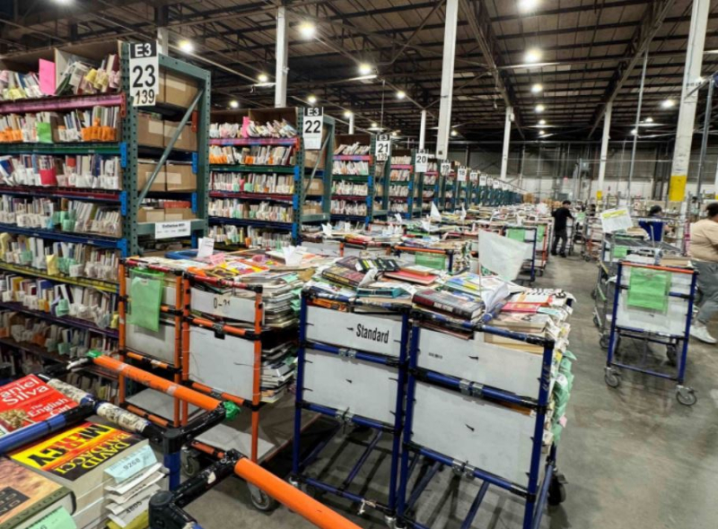 У&nbsp;японских книжных магазинов резко выросло количество заказов