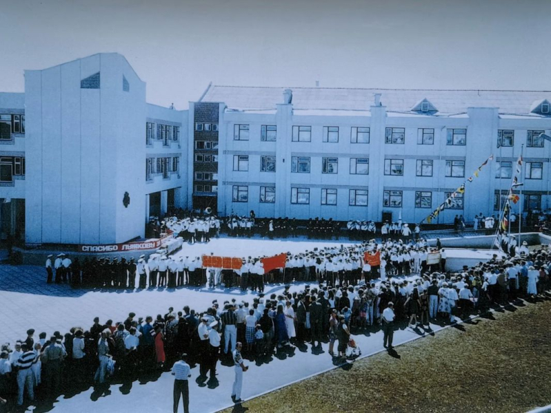 В севастопольской школе №48 вспоминали Юрия Михайловича Лужкова