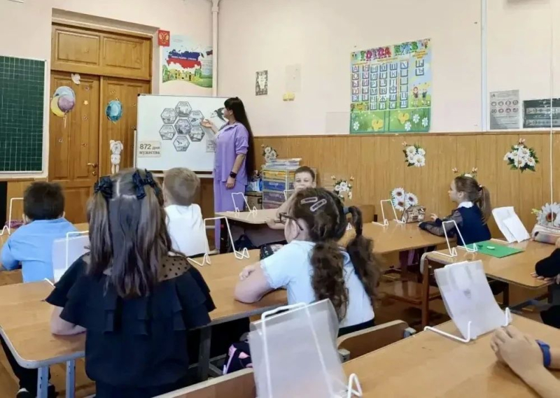 В школах Севастополя прошли первые обновленные «Разговоры о важном»
