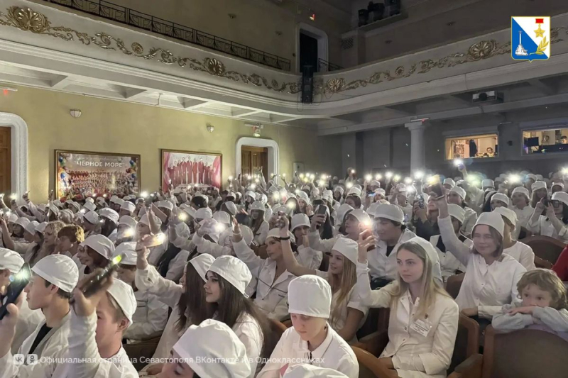 Более 340 первокурсников медколледжа Севастополя посвятили в студенты
