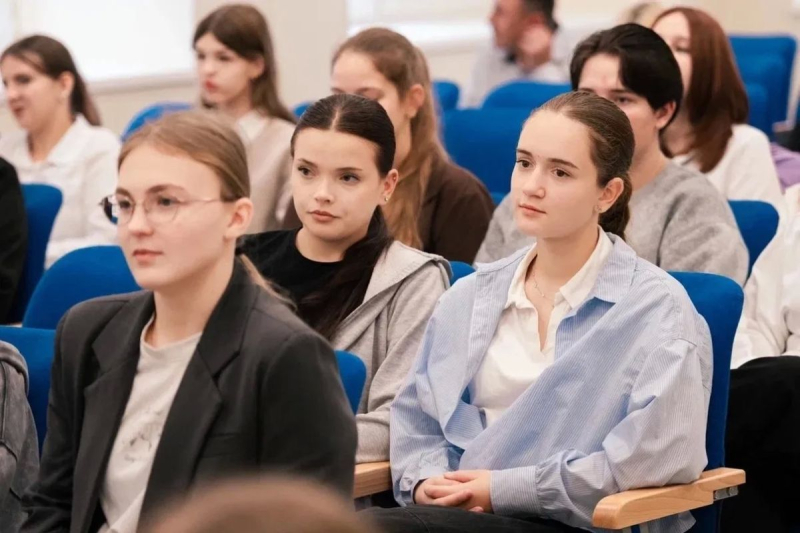 Диалог на равных. Руководство Департамента образования и науки Севастополя пообщалось со студентами колледжей и техникумов Севастополя