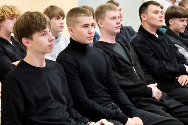 Диалог на равных. Руководство Департамента образования и науки Севастополя пообщалось со студентами колледжей и техникумов Севастополя