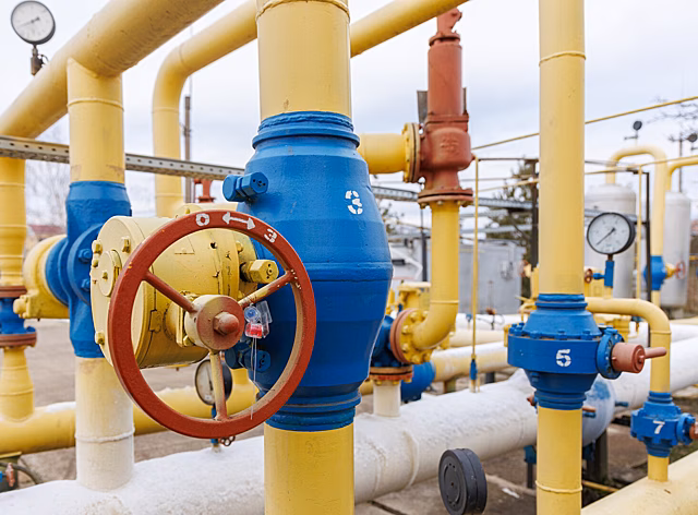 ЕС входит в отопительный сезон с минимальными запасами газа