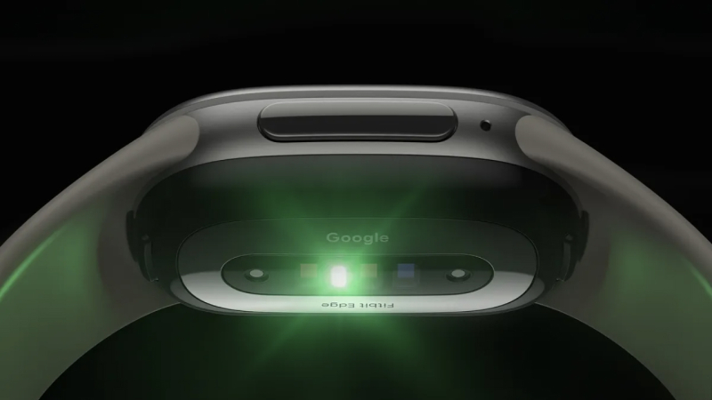 Google представила Fitbit Edge — фитнес‑браслет с экраном в стиле Xiaomi Mi Band