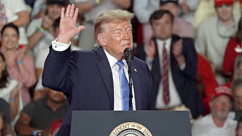 Трамп вновь предложил назвать Атлантический океан Американским