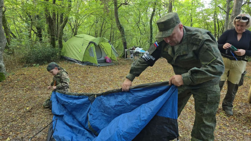 В Севастополе военные следователи и казаки «Буяна» оттачивают мастерство в полевом лагере на Тороповой даче