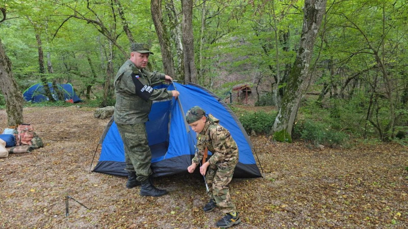 В Севастополе военные следователи и казаки «Буяна» оттачивают мастерство в полевом лагере на Тороповой даче