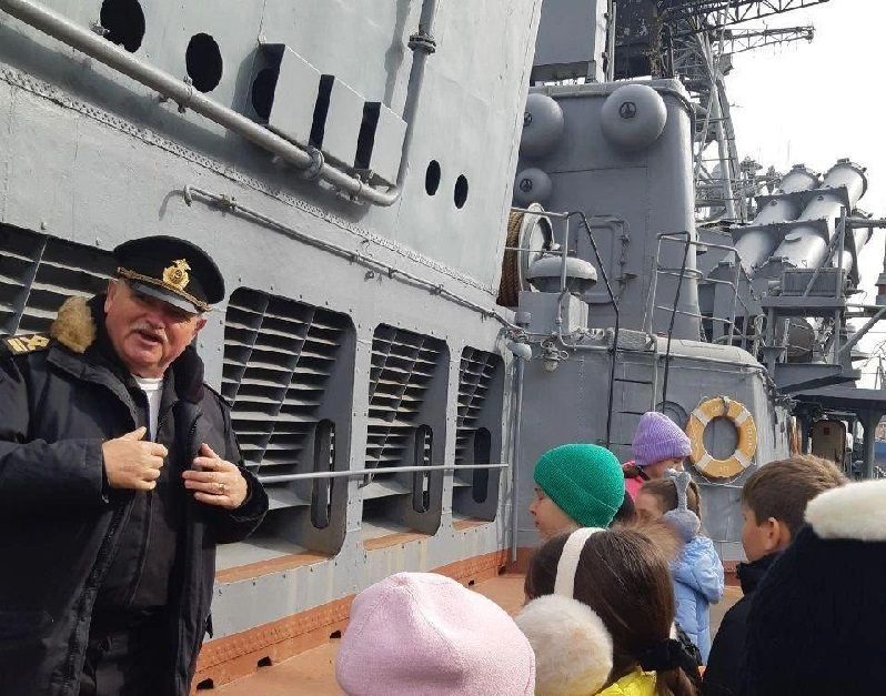 Для севастопольских школьников провели 19 экскурсий по кораблю-музею «Сметливый»