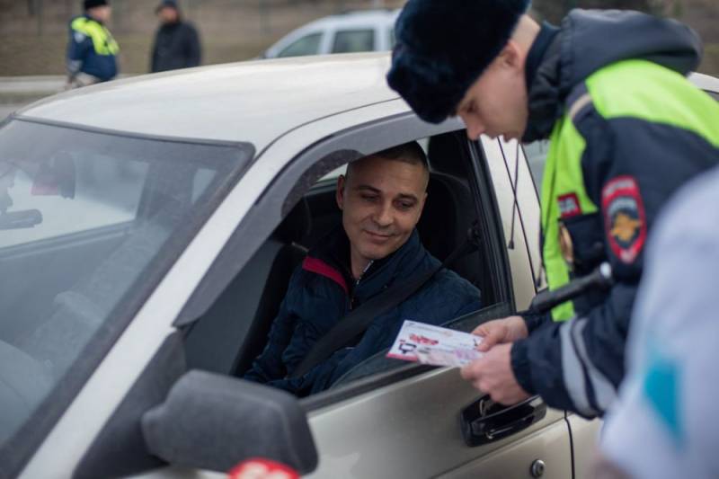 В Севастополе сотрудники Госавтоинспекции совместно с медицинскими работниками провели профилактическое мероприятие «Здоровый водитель»